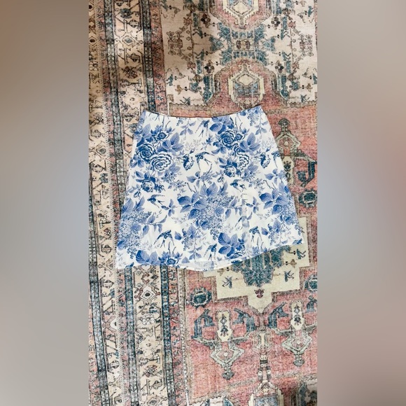 Reformation Margot Skirt in Pompadour, size 2, brand new, never worn. - Picture 10 of 12